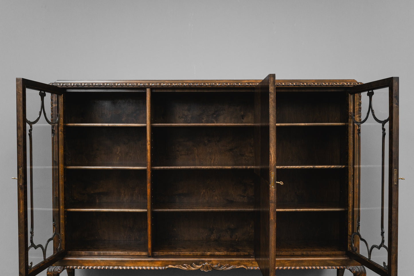 Neobarock Bücherschrank in Birke - 1.Hälfte des 20.Jahrhunderts