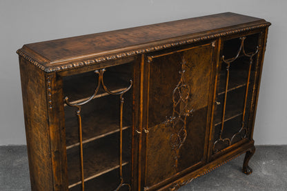 Neobarock Bücherschrank in Birke - 1.Hälfte des 20.Jahrhunderts