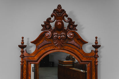 Louis-Philippe Wandspiegel mit Konsole in Nussbaum - 2.Hälfte des 19.Jahrhunderts