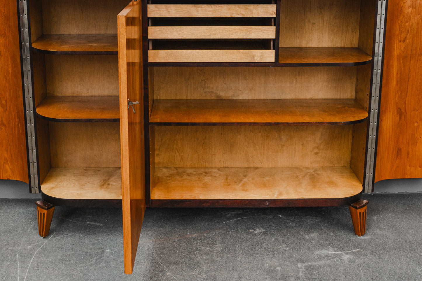 Art Déco Sideboard in Birkenwurzel & Ulme - 1.Hälfte des 20.Jahrhunderts