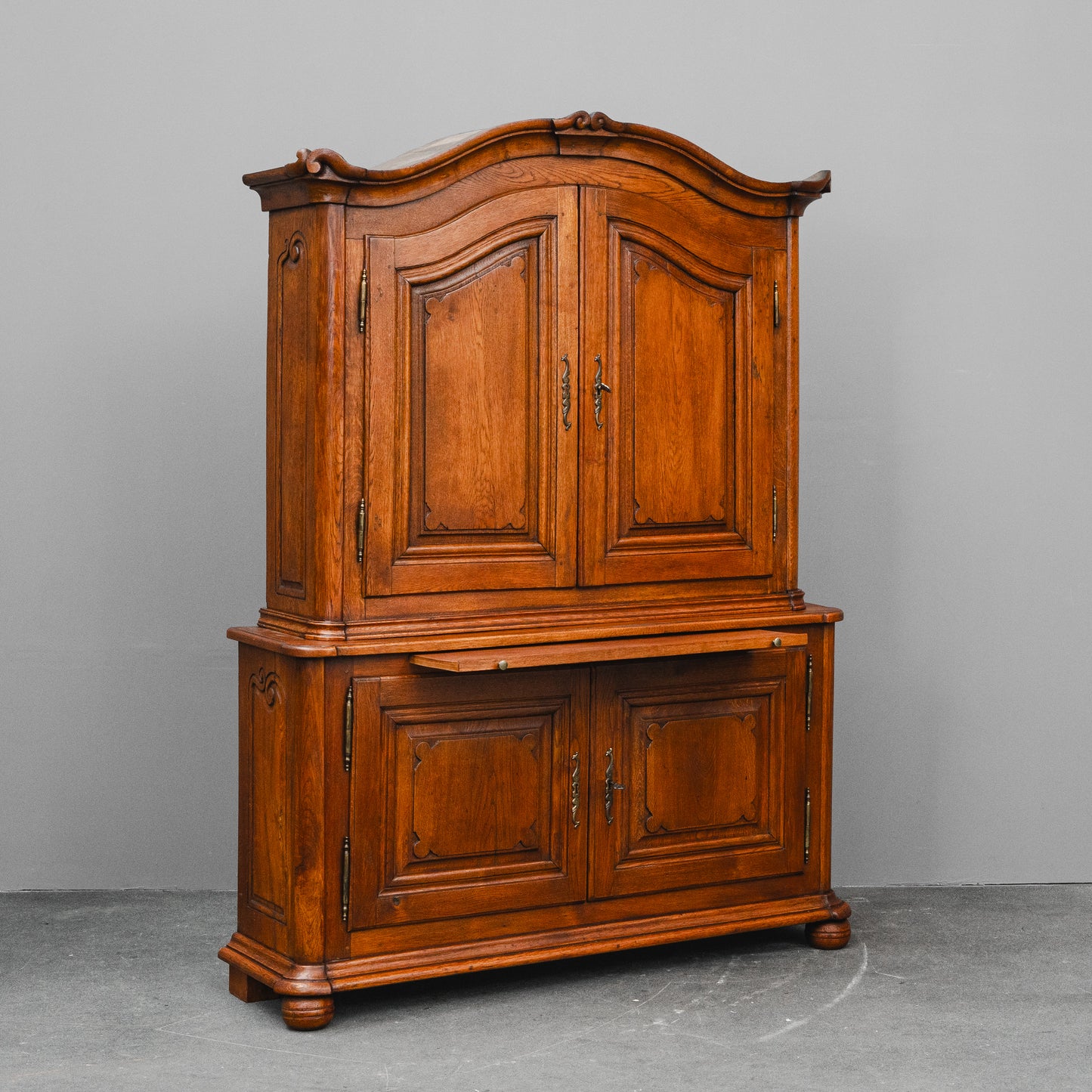 Barock Aufsatzschrank in Eiche - Mitte des 18.Jahrhunderts