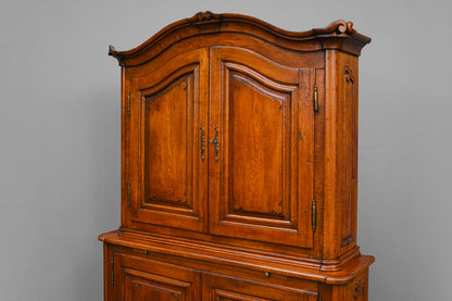 Barock Aufsatzschrank in Eiche - Mitte des 18.Jahrhunderts