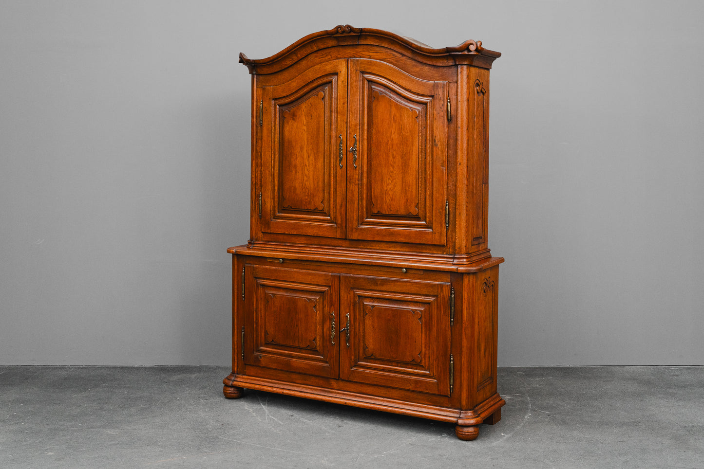 Barock Aufsatzschrank in Eiche - Mitte des 18.Jahrhunderts