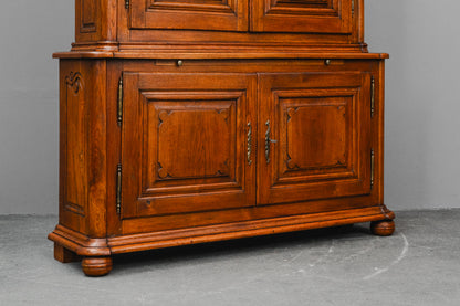 Barock Aufsatzschrank in Eiche - Mitte des 18.Jahrhunderts
