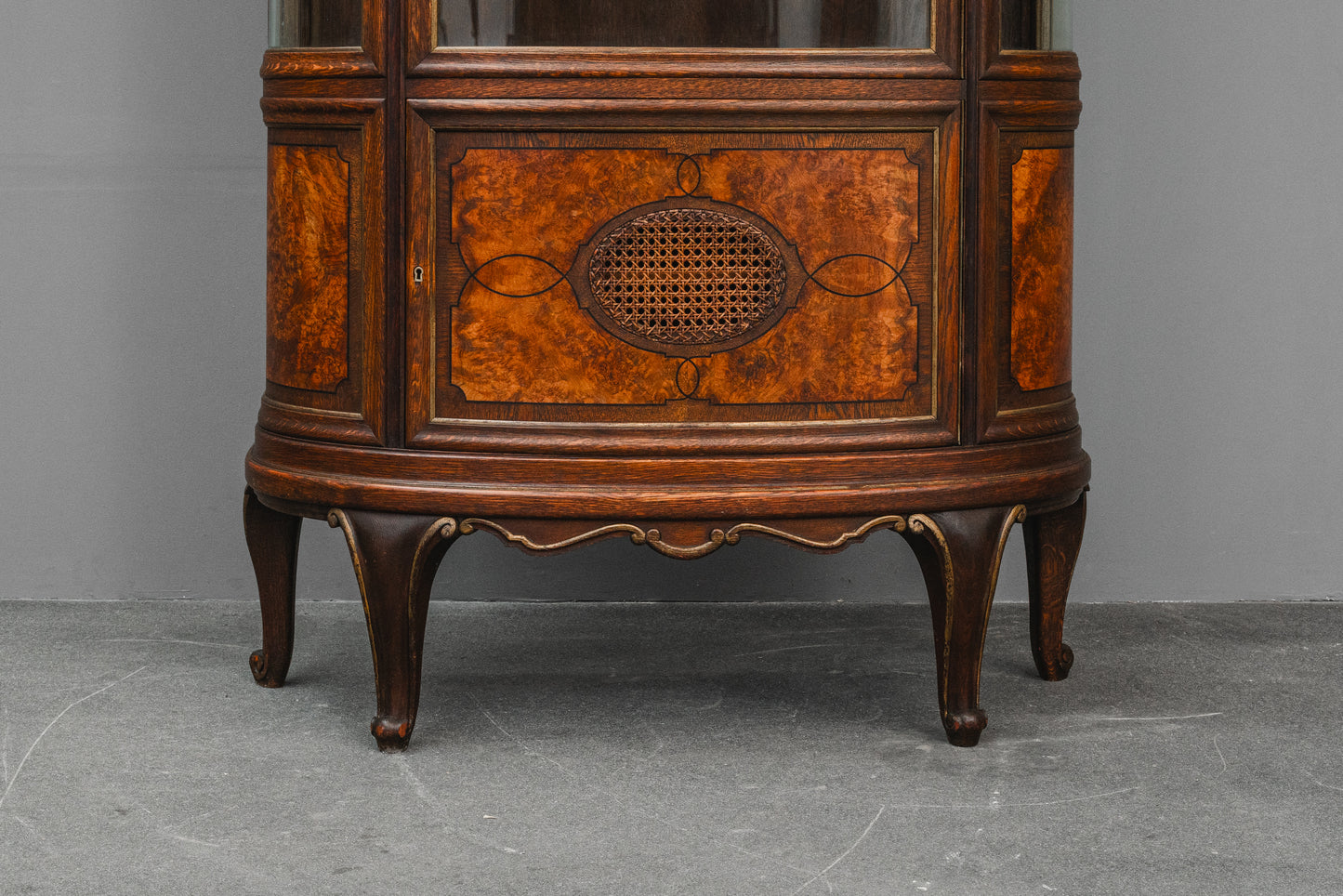 Jugendstil Vitrinenschrank in Eiche - Anfang des 20.Jahrhunderts