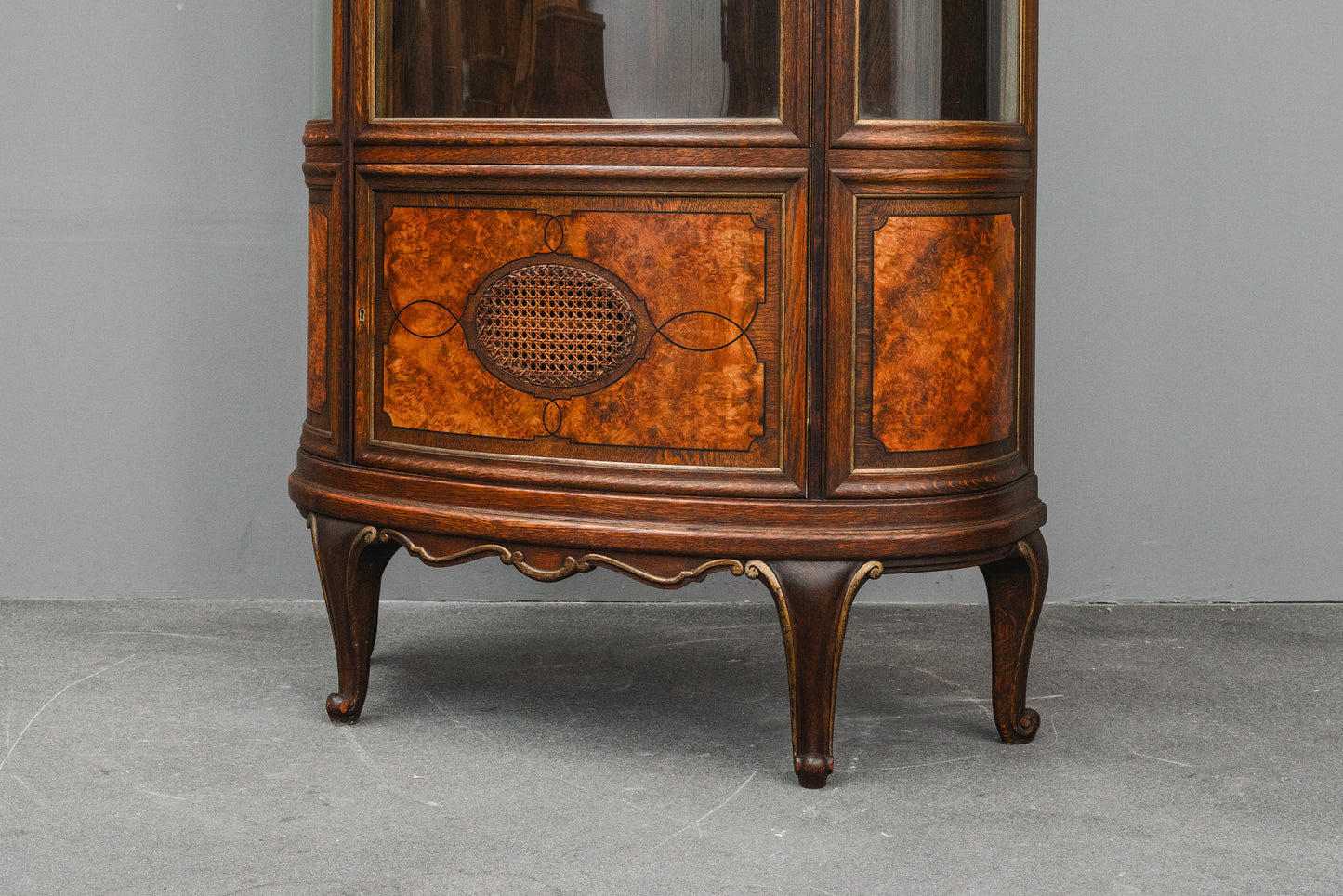 Jugendstil Vitrinenschrank in Eiche - Anfang des 20.Jahrhunderts