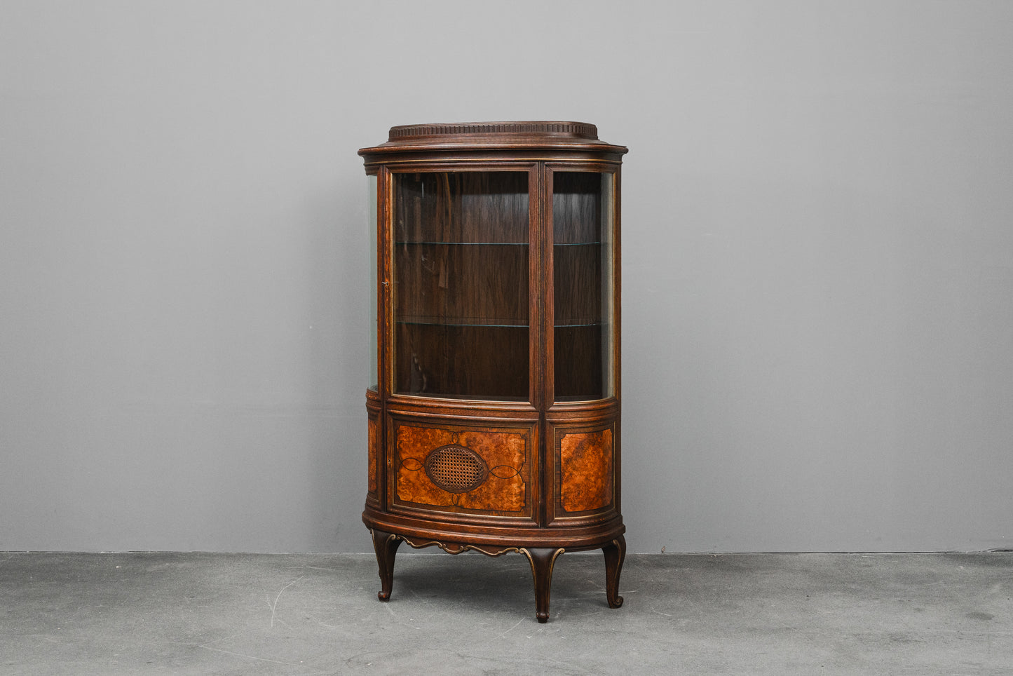 Jugendstil Vitrinenschrank in Eiche - Anfang des 20.Jahrhunderts
