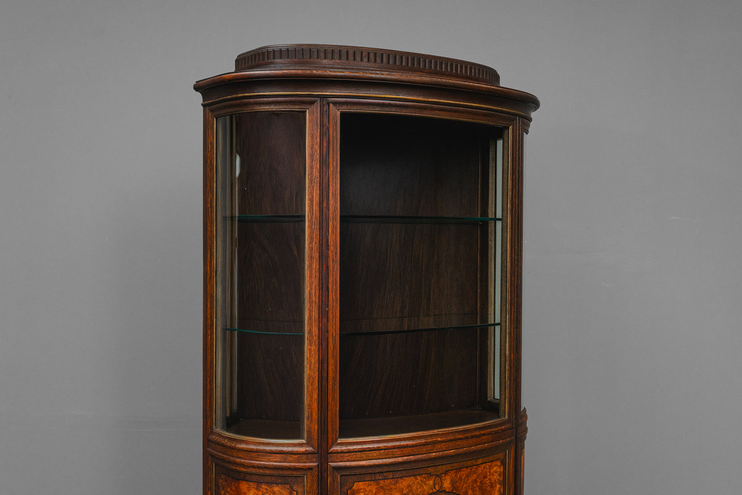 Jugendstil Vitrinenschrank in Eiche - Anfang des 20.Jahrhunderts