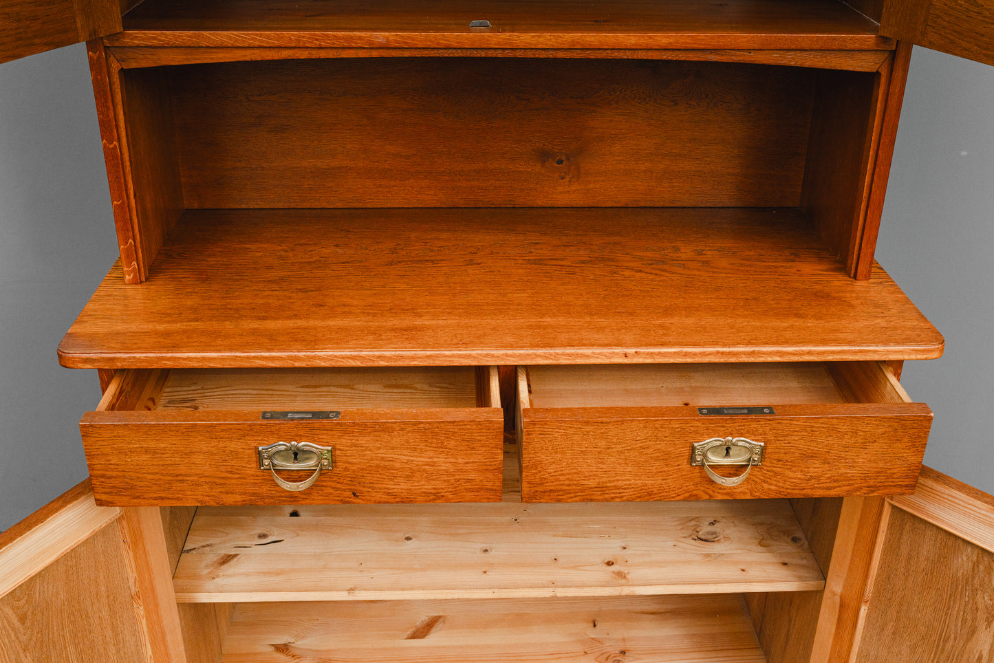 Jugendstil Buffetschrank in Eiche - Anfang des 20.Jahrhunderts