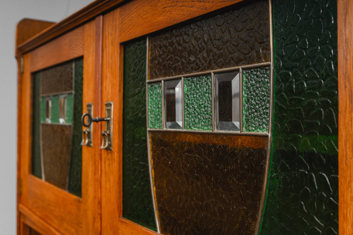 Jugendstil Buffetschrank in Eiche - Anfang des 20.Jahrhunderts