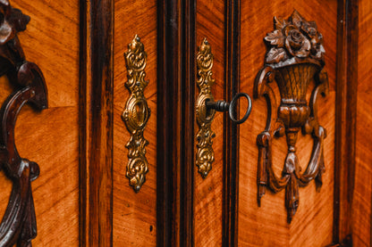 Gründerzeit Halbschrank in Nussbaum - Ende des 19.Jahrhunderts