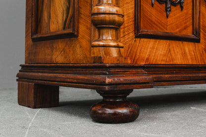 Gründerzeit Halbschrank in Nussbaum - Ende des 19.Jahrhunderts