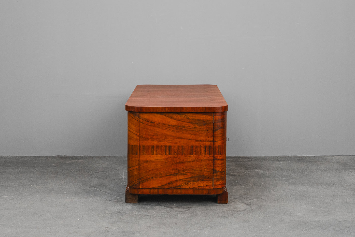 Art Déco Schreibtisch in Nussbaum - um 1930