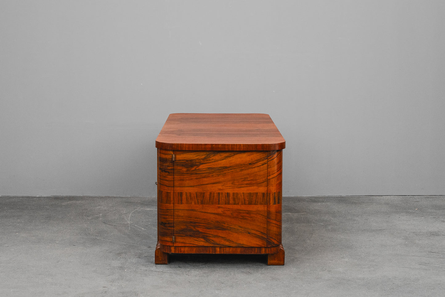 Art Déco Schreibtisch in Nussbaum - um 1930