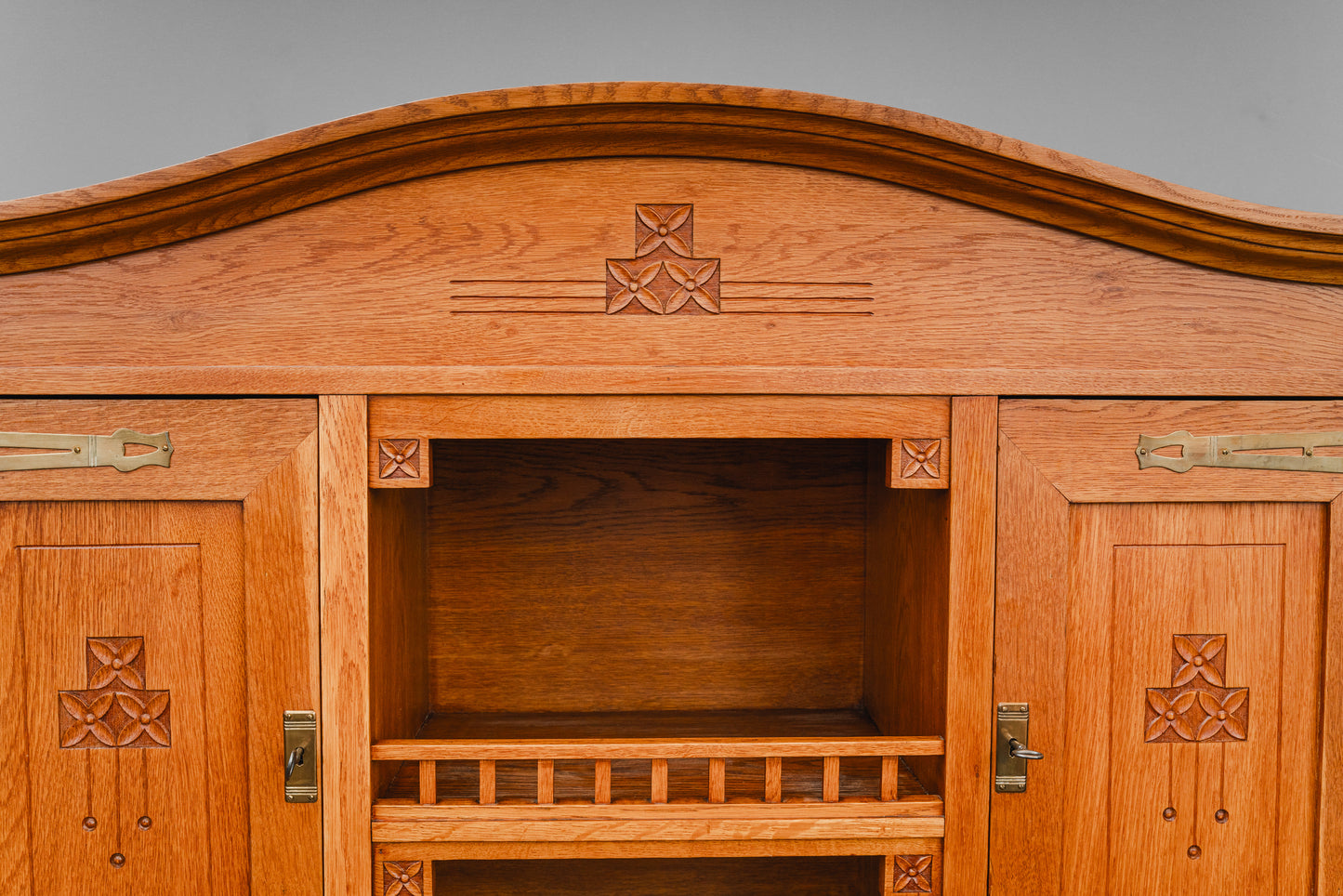Jugendstil Buffetschrank in Eiche - Anfang des 20.Jahrhunderts
