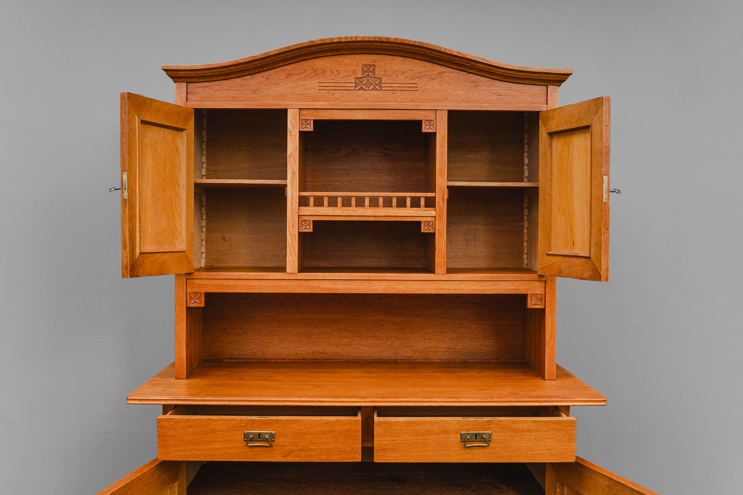 Jugendstil Buffetschrank in Eiche - Anfang des 20.Jahrhunderts