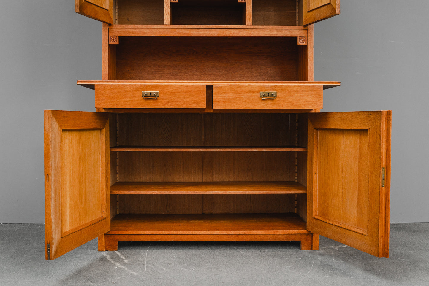 Jugendstil Buffetschrank in Eiche - Anfang des 20.Jahrhunderts