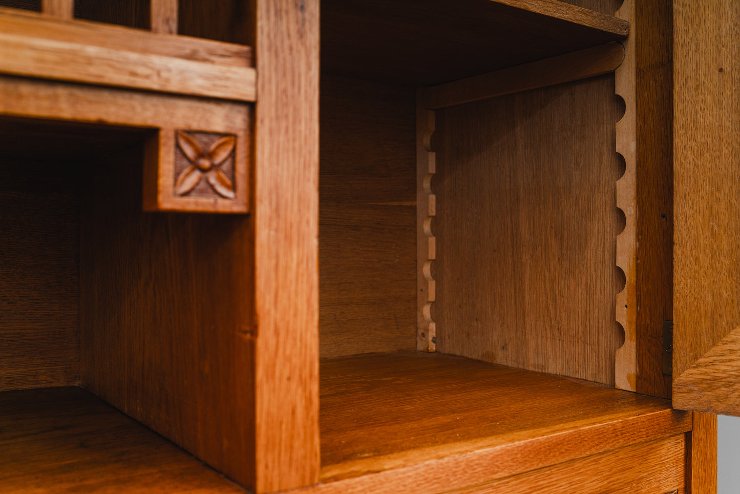 Jugendstil Buffetschrank in Eiche - Anfang des 20.Jahrhunderts