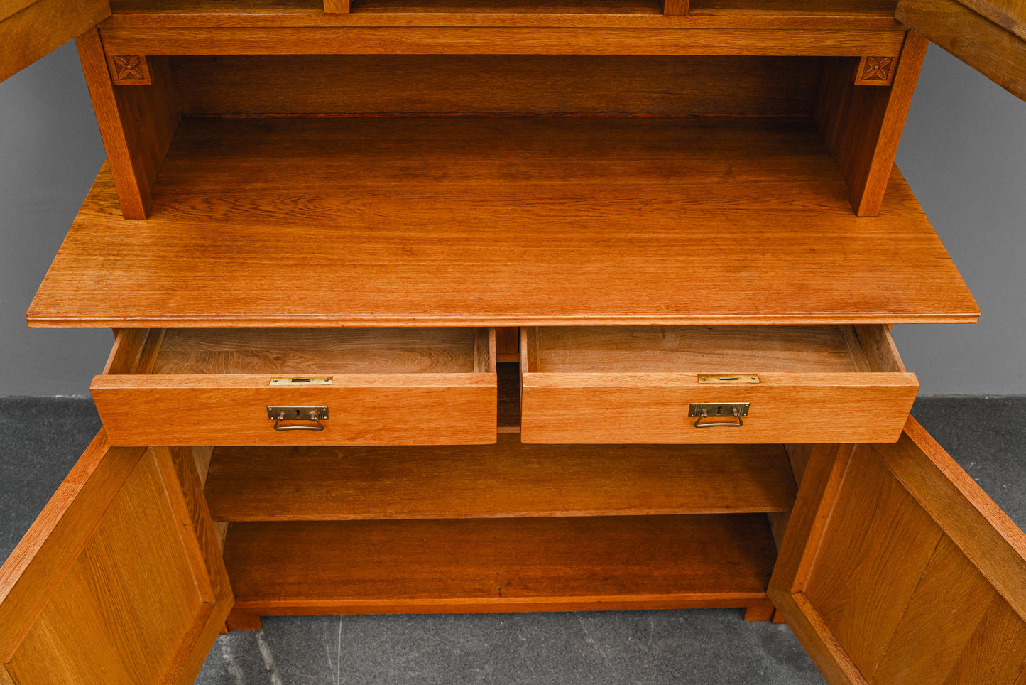 Jugendstil Buffetschrank in Eiche - Anfang des 20.Jahrhunderts
