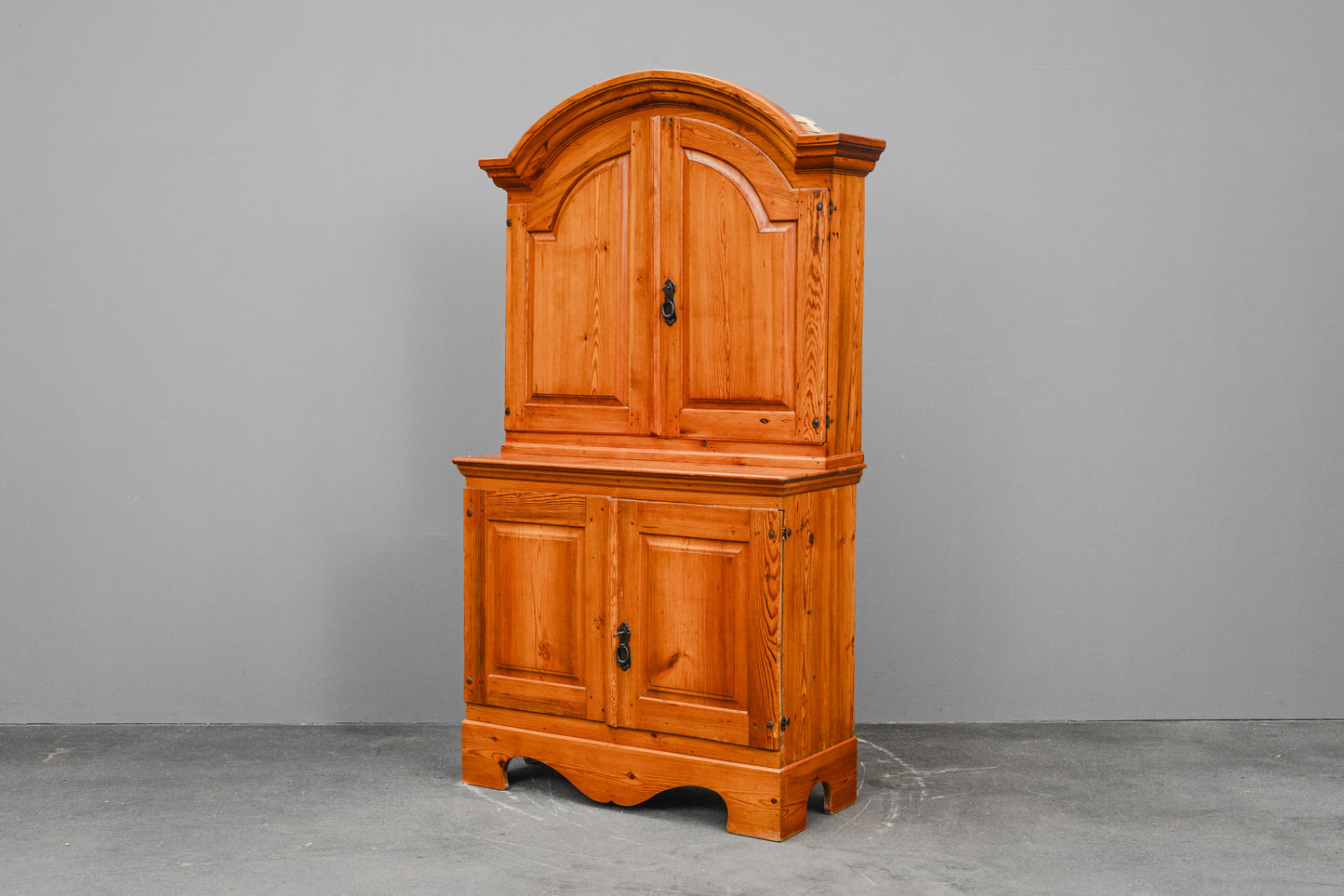 Barock Aufsatzschrank in Kiefer - aus dem 18.Jahrhundert