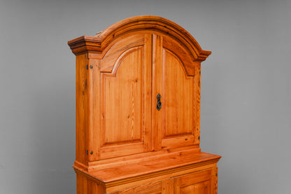 Barock Aufsatzschrank in Kiefer - aus dem 18.Jahrhundert