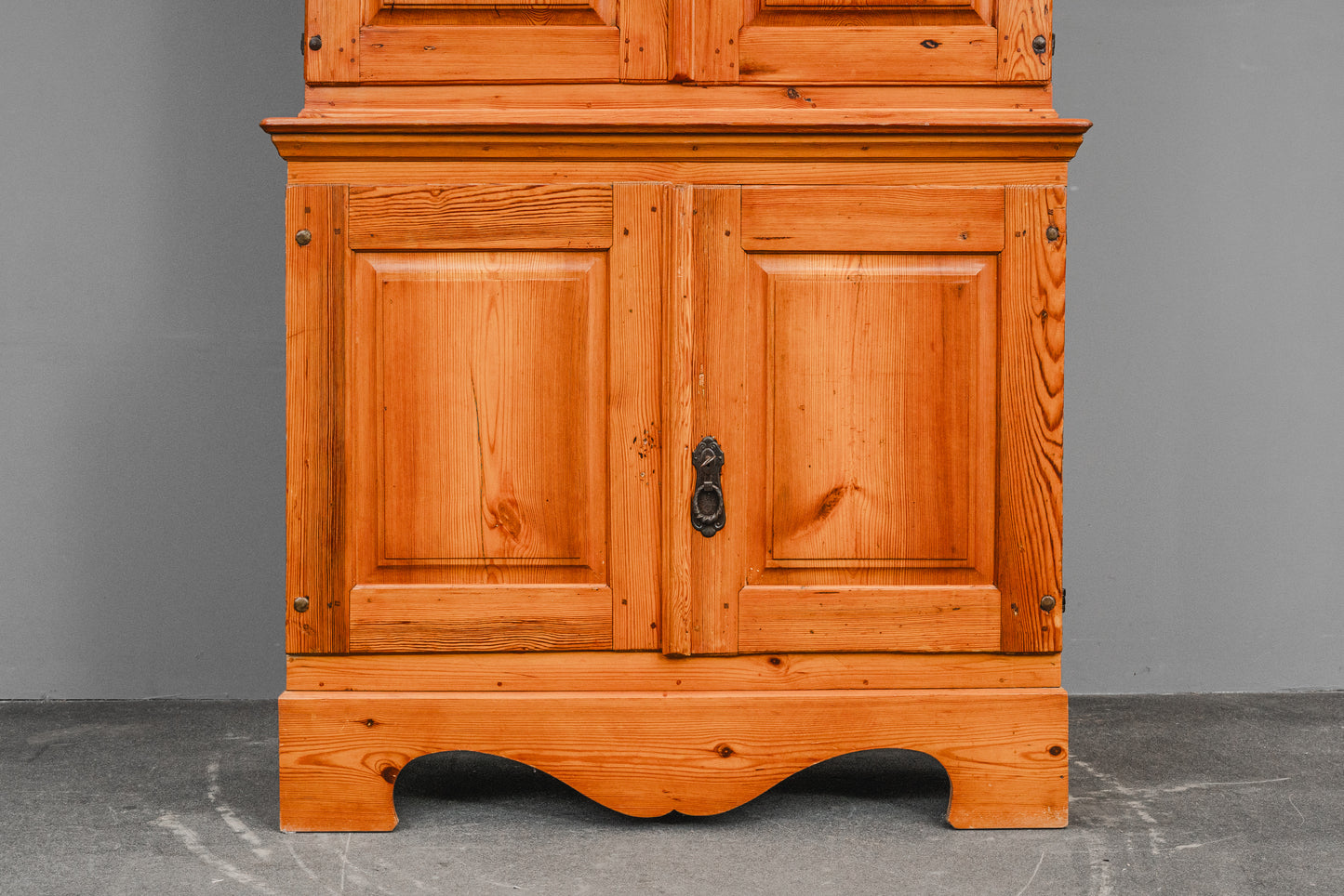 Barock Aufsatzschrank in Kiefer - aus dem 18.Jahrhundert