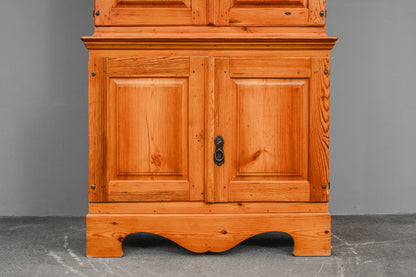Barock Aufsatzschrank in Kiefer - aus dem 18.Jahrhundert
