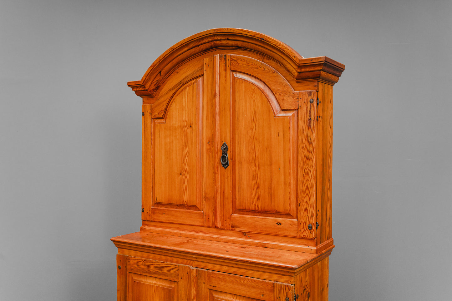 Barock Aufsatzschrank in Kiefer - aus dem 18.Jahrhundert