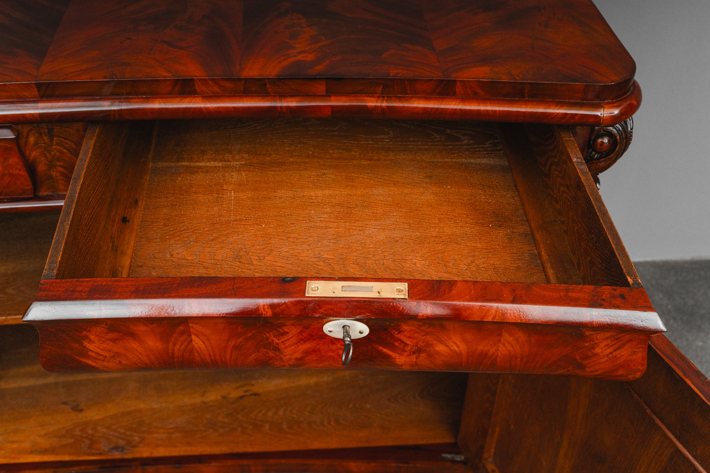 Louis Philippe Anrichte / Sideboard in Mahagoni - Mitte des 19.Jahrhunderts