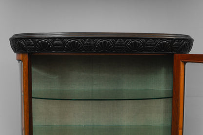 Art Déco Vitrinenschrank in Nussbaum - 1.Hälfte des 20.Jahrhunderts