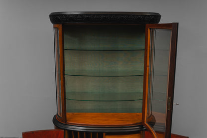 Art Déco Vitrinenschrank in Nussbaum - 1.Hälfte des 20.Jahrhunderts