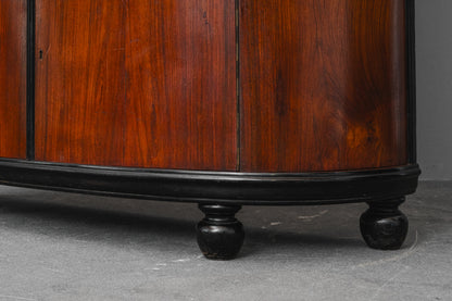 Art Déco Vitrinenschrank in Nussbaum - 1.Hälfte des 20.Jahrhunderts