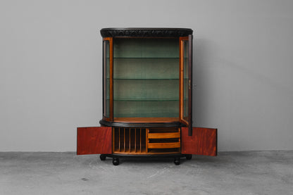 Art Déco Vitrinenschrank in Nussbaum - 1.Hälfte des 20.Jahrhunderts