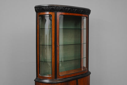 Art Déco Vitrinenschrank in Nussbaum - 1.Hälfte des 20.Jahrhunderts