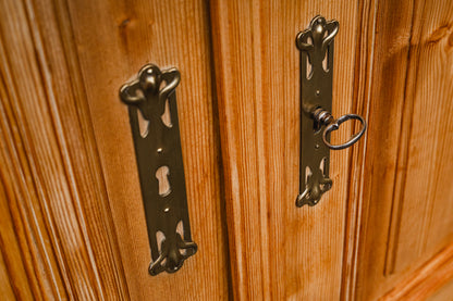 Jugendstil Kleiderschrank in Kiefer - Anfang des 20.Jahrhunderts