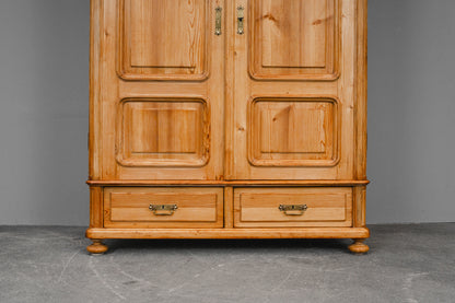 Jugendstil Kleiderschrank in Kiefer - Anfang des 20.Jahrhunderts