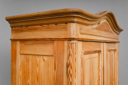 Jugendstil Kleiderschrank in Kiefer - Anfang des 20.Jahrhunderts