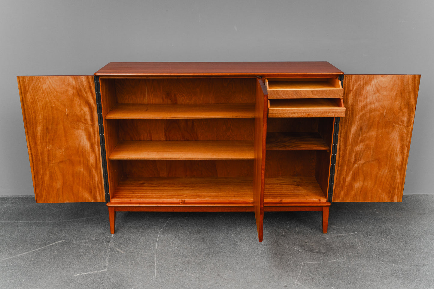 Mid-Century Sideboard in Mahagoni - Mitte des 20.Jahrhunderts
