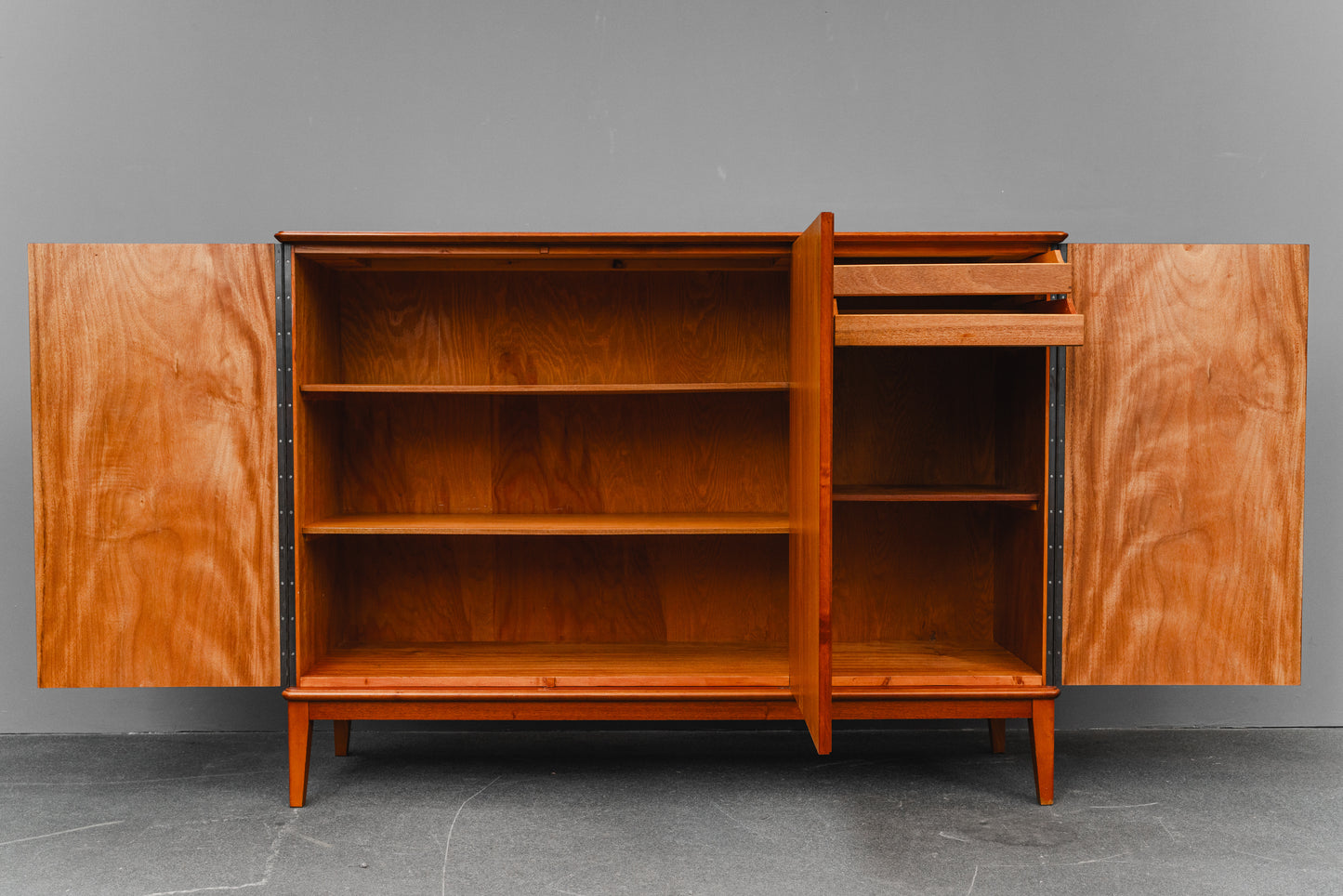 Mid-Century Sideboard in Mahagoni - Mitte des 20.Jahrhunderts
