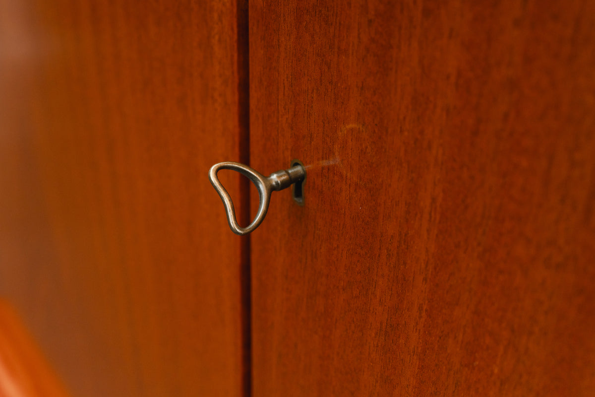 Mid-Century Highboard in Mahagoni - Mitte des 20.Jahrhunderts