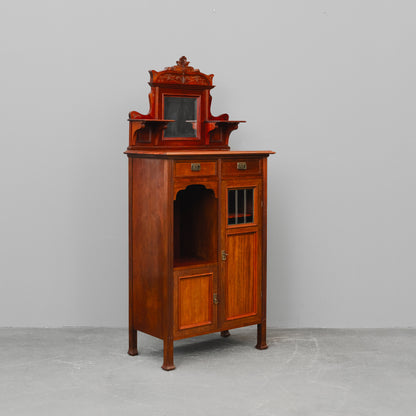 asymmetrisches Jugendstil Vertiko in Nussbaum - Anfang des 20.Jahrhunderts