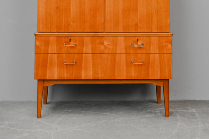 Mid-Century Highboard in Nussbaum - Mitte des 20.Jahrhunderts