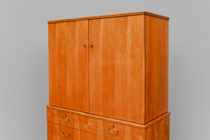 Mid-Century Highboard in Nussbaum - Mitte des 20.Jahrhunderts
