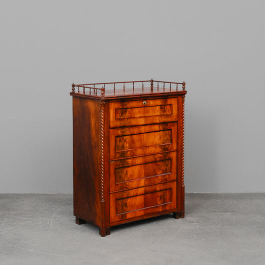 Schmaler Biedermeier Schrank in Mahagoni - Mitte des 19.Jahrhunderts