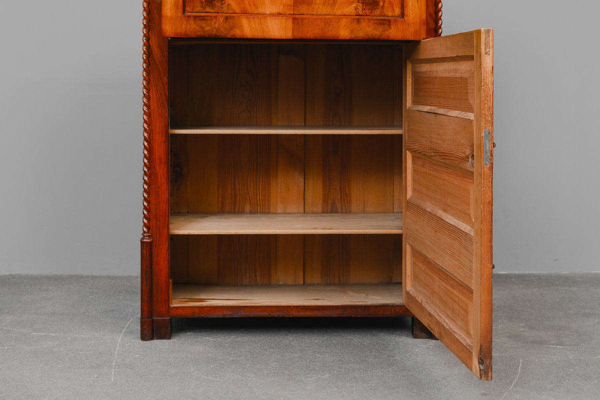 Schmaler Biedermeier Schrank in Mahagoni - Mitte des 19.Jahrhunderts