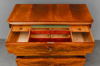 Biedermeier Kommode mit Kabinettschublade in Mahagoni - Mitte des 19.Jahrhunderts