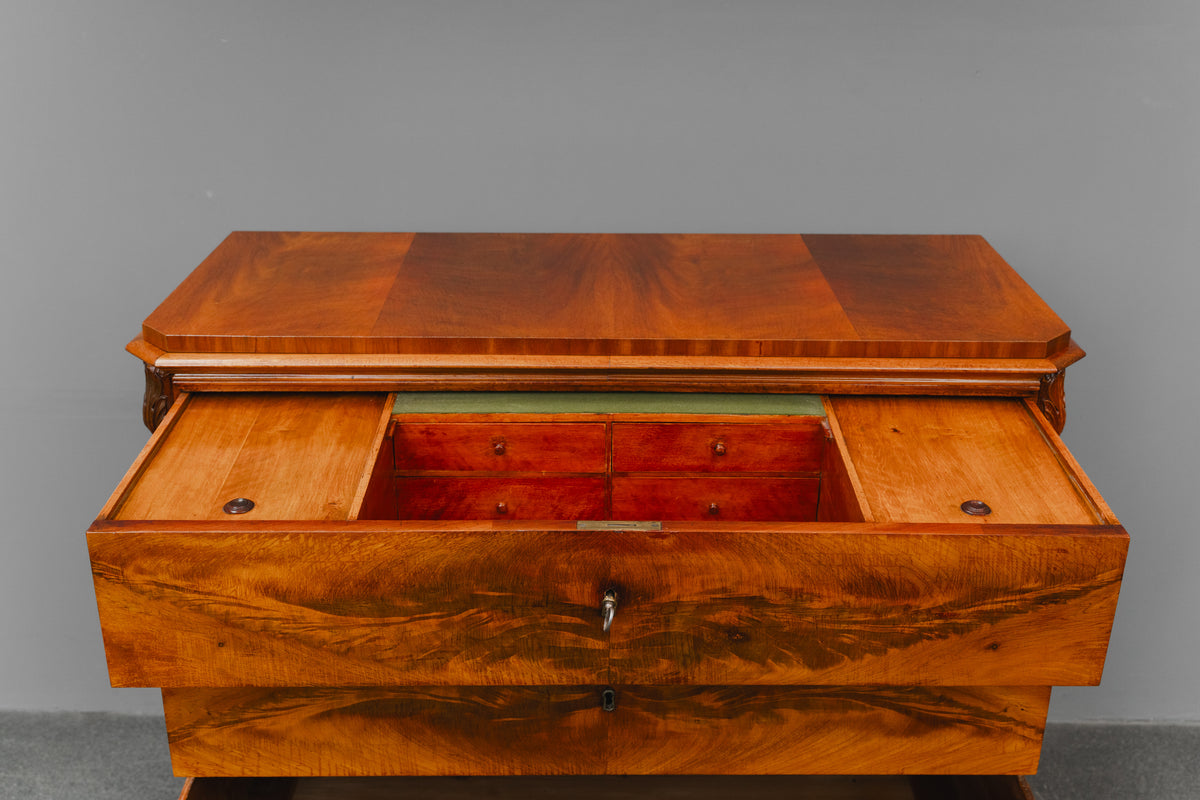 Biedermeier Kommode mit Kabinettschublade in Mahagoni - Mitte des 19.Jahrhunderts