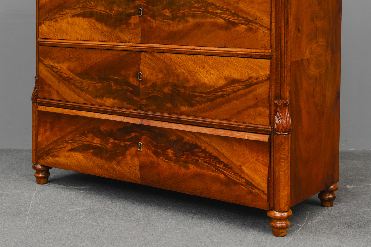 Biedermeier Kommode mit Kabinettschublade in Mahagoni - Mitte des 19.Jahrhunderts