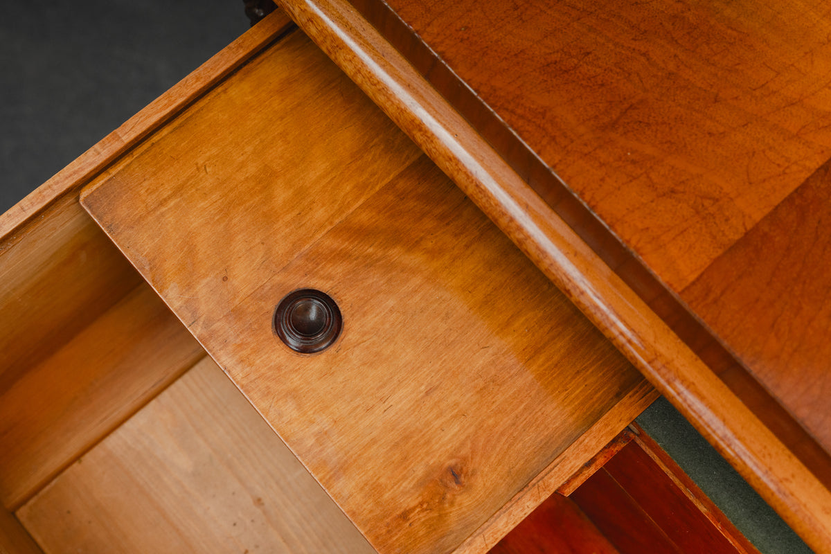 Biedermeier Kommode mit Kabinettschublade in Mahagoni - Mitte des 19.Jahrhunderts