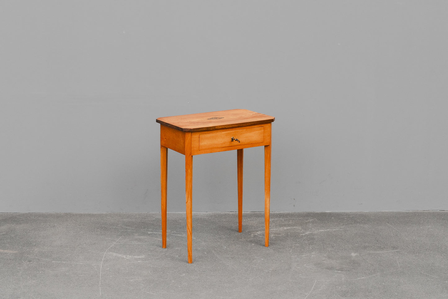 Nähtisch im Biedermeier Stil in Esche - 1.Hälfte des 20.Jahrhunderts